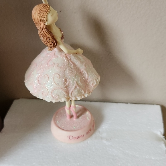 Vintage Grasslands Ballerina Figurine - Picture 6 of 6